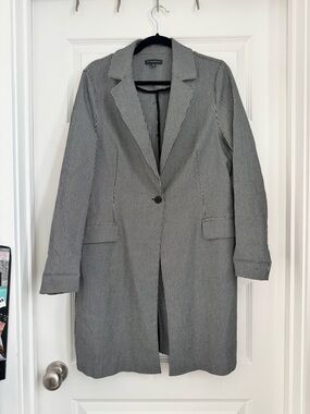 Adrianna Papell Black and White Houndstooth Longline Blazer